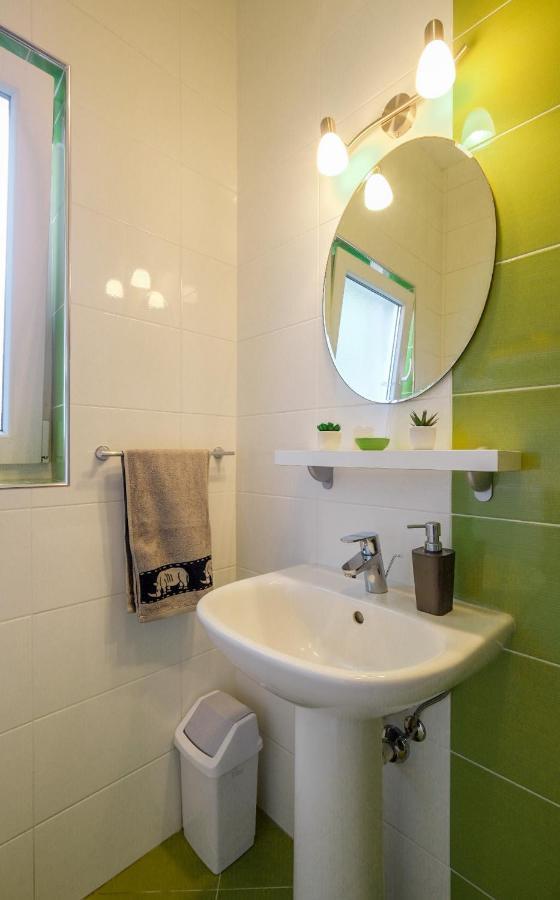 Apartmani Nina 로비니 외부 사진