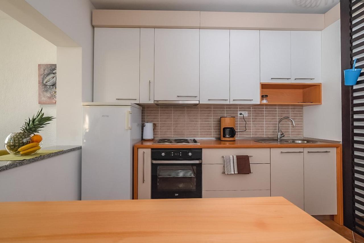 Apartmani Nina 로비니 외부 사진